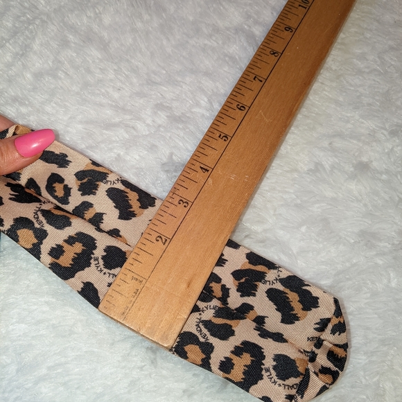 Nwt Kendall & Kylie animal print pouches/cosmetic bag w/ animal print sunglasses - Picture 14 of 16